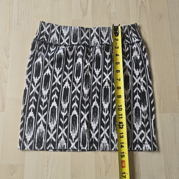 Garage Skirt Size XS - Picture 4 of 8